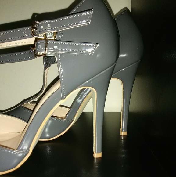 Pumps - Picture 3 of 4